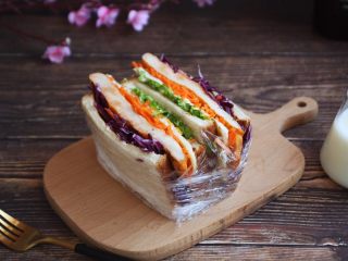 16、蒸烤鸡胸时蔬三明治（便携美食）,成品图。