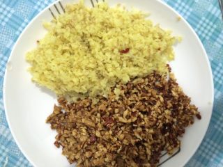 3、姜枣茶,红枣，姜，切丁备用，姜不需要去皮