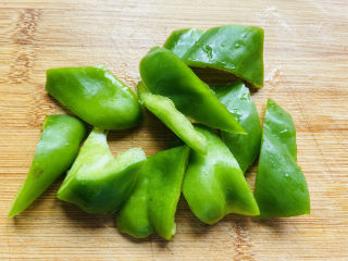 3、干锅千叶豆腐,青椒