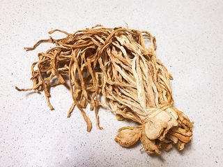 3、酸辣萝卜条,萝卜干一把