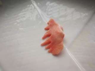 3、秋冬滋补篇:老母鸡白果海参汤,鸡冠子留下