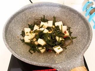 9、海带冬瓜汤,翻炒1分钟