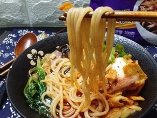 12、柳州螺蛳粉,米粉滑嫩、酸辣够味，真心好吃