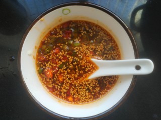 19、手撕鸡胸肉,搅拌均匀