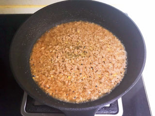 13、酸辣娃娃菜,翻炒3分钟左右