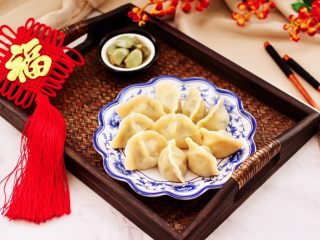 20、肉丁金针菇鱿鱼饺子,成品一