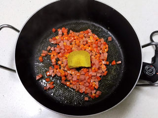 11、咖喱蛋炒饭,加入咖喱