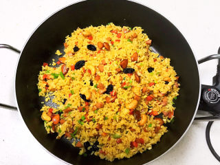 20、咖喱蛋炒饭,翻炒均匀即可