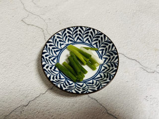 3、白灼大虾,香葱段