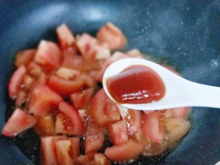 10、番茄炒蛋盖浇饭,加入番茄酱。(如果不喜欢可以不加)