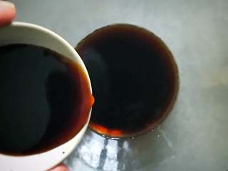 5、麻香酸辣毛豆,和海鲜酱油。