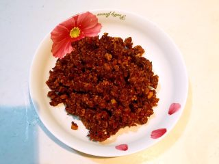 9、枣香花卷,大枣去核后切成末