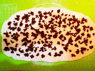 13、枣香花卷,均匀的撒上一层大枣末