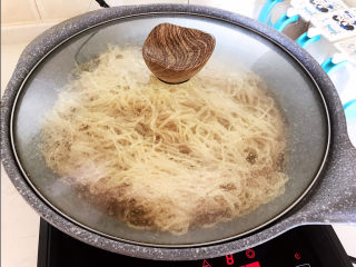 17、排骨焖面,焖烧5分钟