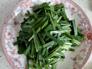 2、韭菜爱上花蛤,韭菜切段