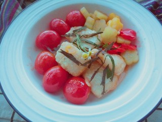 16、了不起的小番茄+番茄杂蔬龙利鱼,夏季胃口不开、考前压力大精力不济，来一道番茄黄瓜龙利鱼，酸甜可口、开胃消食、还能解压提升记忆力哦