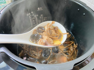 22、茶树菇排骨汤,香味扑鼻而来????