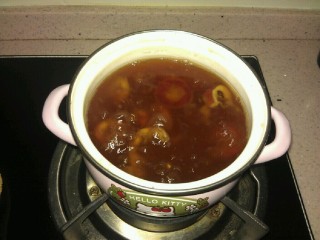 13、山楂红糖水,煮沸 煮到山楂都裂开就好了