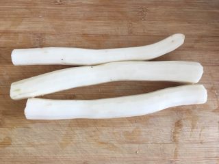 2、车厘子山药泥,去皮