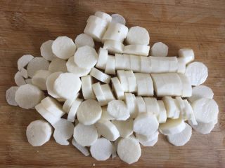 3、车厘子山药泥,切段