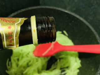 14、清炒莴笋丝,加少许料酒