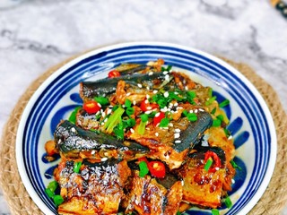 16、红烧秋刀鱼,简单快手家常菜，好吃又营养。