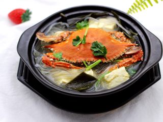 19、海带豆腐炖梭子蟹,鲜掉眉毛，好喝到没朋友。