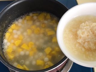 6、水果酒酿圆子羹,放酒酿