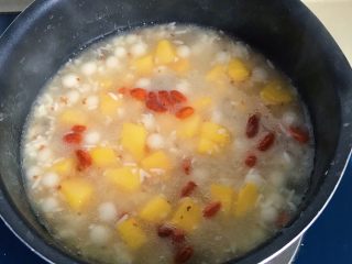 11、水果酒酿圆子羹,关火出锅了