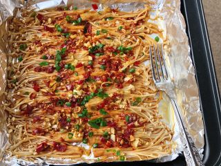 8、蒜香金针菇,辣嘘嘘系列，好香