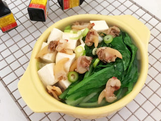 15、白菜炖豆腐,白菜炖豆腐清淡适宜,汤汁鲜美~