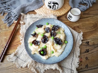 13、糟溜鱼片,出锅装盘。