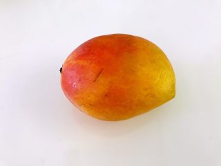 8、芒果西米露,准备好的芒果。