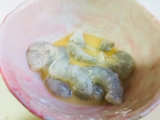 6、低脂减肥-蒸出来滴龙利鱼凤尾虾球,少许盐腌制一会