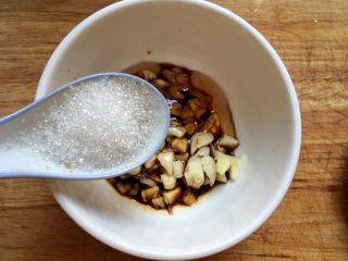 13、凉拌秋葵,半勺白糖。