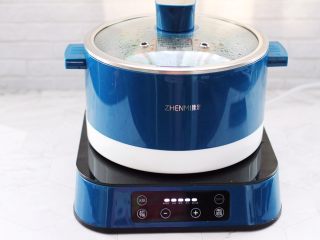 20、虾仁肉靡酿苦瓜,盖上锅盖大火烧开后，继续大火蒸8分钟即可关火。