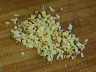 6、糯米肉丸,苹果切小粒