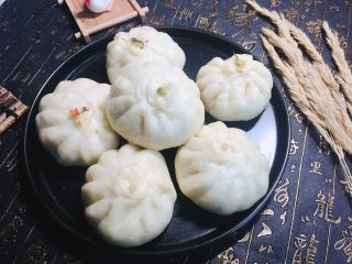 12、#最爱包子#超大粉丝榨菜肉包子,做包子只要大家好！其他都特别简单！我最爱的粉丝包子做好啦！