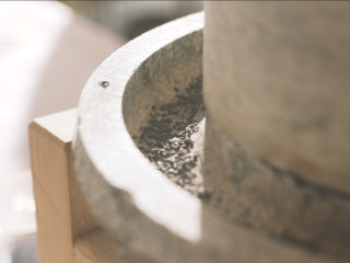 3、乌圣糕,黑芝麻和黑枸杞