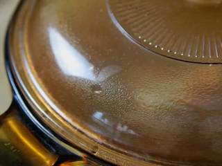 13、红烧牛腩炖萝卜—入冬了，来上这一锅马上让你整个人都暖起来,煮开加盖转小火炖1个半小时。