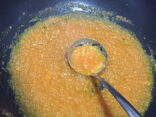 5、好好ci牌 杏子果酱,太酸了，我一共加了三勺糖！