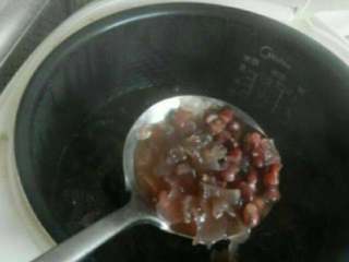 5、红豆银耳汤,红豆熟烂即可食用！