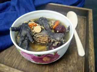 12、当归黄芪红枣乌鸡????汤,来，补血补气的乌鸡????汤来了????