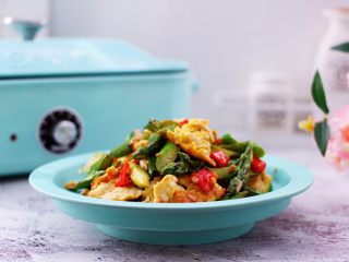 15、芦笋炒鹅蛋,绝对的下饭菜，老公多吃一碗米饭。