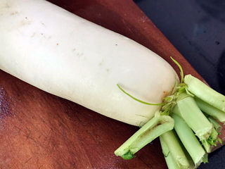 2、羊肉炖萝卜汤,萝卜