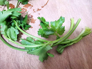 4、羊肉炖萝卜汤,香菜