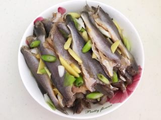 13、酥炸小黄鱼,小黄鱼腌制入味2个小时
