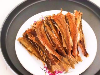 18、酥炸小黄鱼,酥炸小黄鱼出锅了~