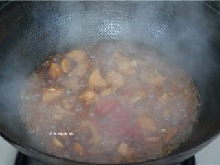 9、高升排骨,调小火,翻炒均匀排骨