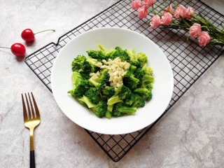 9、蚝油西蓝花,清淡可口。